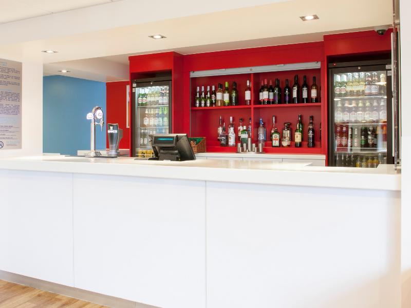 Travelodge London Teddington - Bar