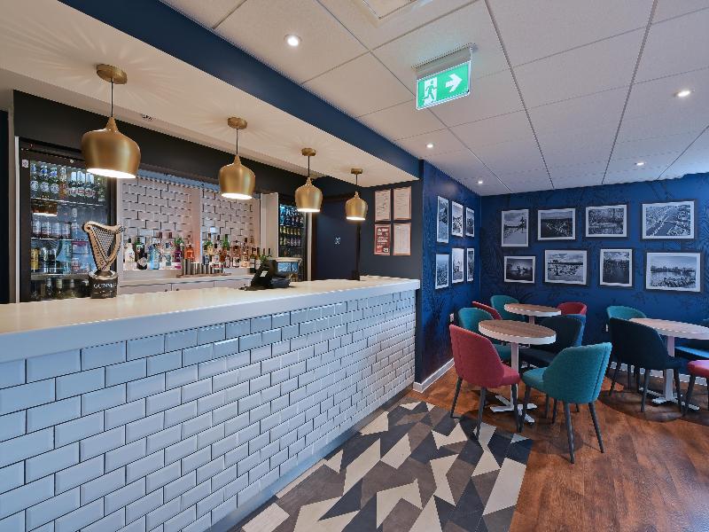 Travelodge London Teddington - Bar