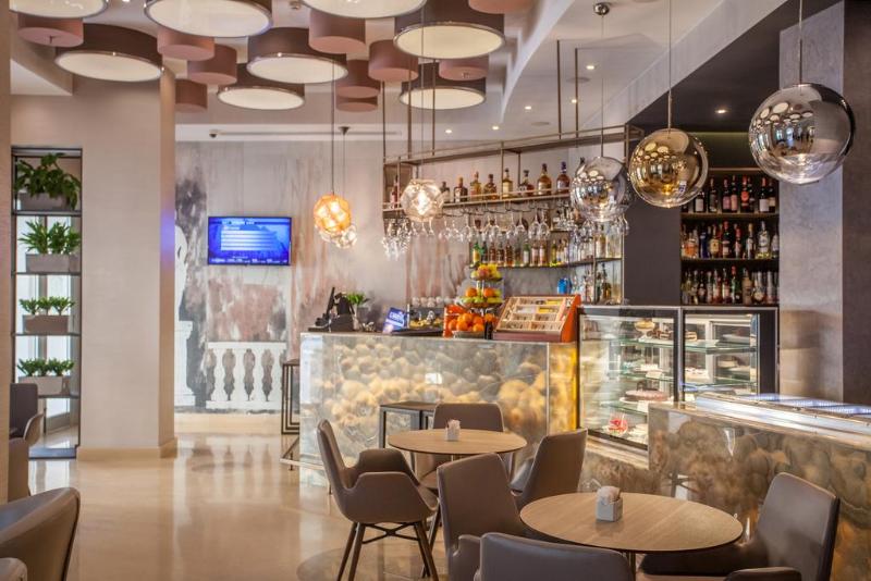 Colosseo Hotel Tirana - Bar