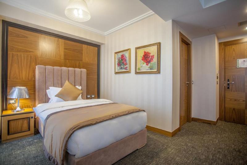 Colosseo Hotel Tirana - Oda