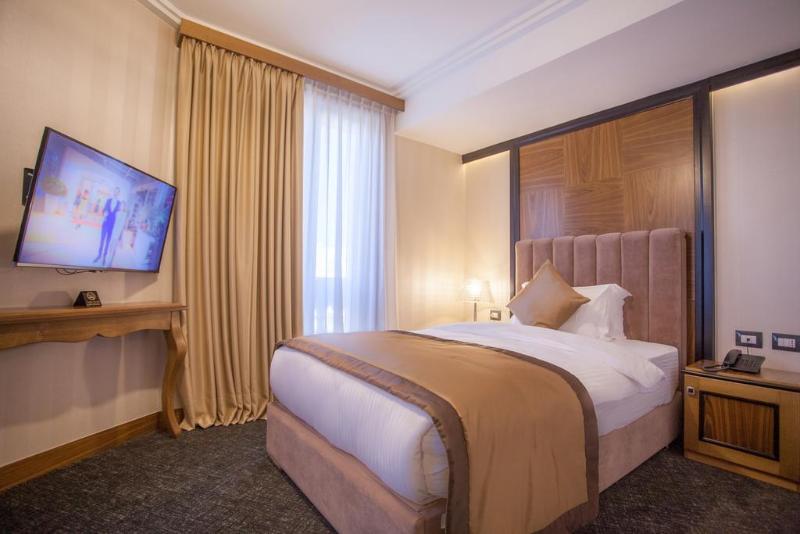 Colosseo Hotel Tirana - Oda