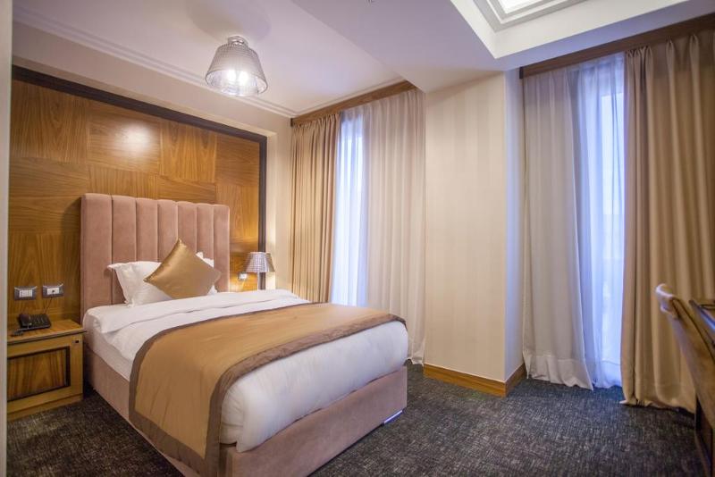 Colosseo Hotel Tirana - Oda