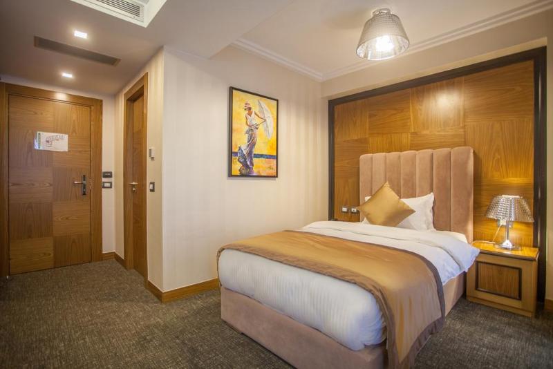 Colosseo Hotel Tirana - Oda