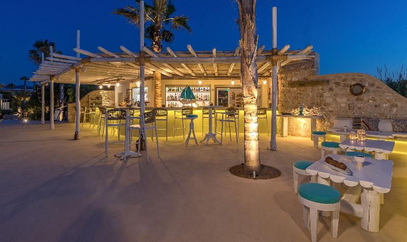 White Pearls Luxury Suites Adults Only - Bar