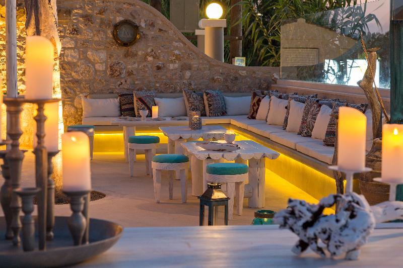 White Pearls Luxury Suites Adults Only - Bar
