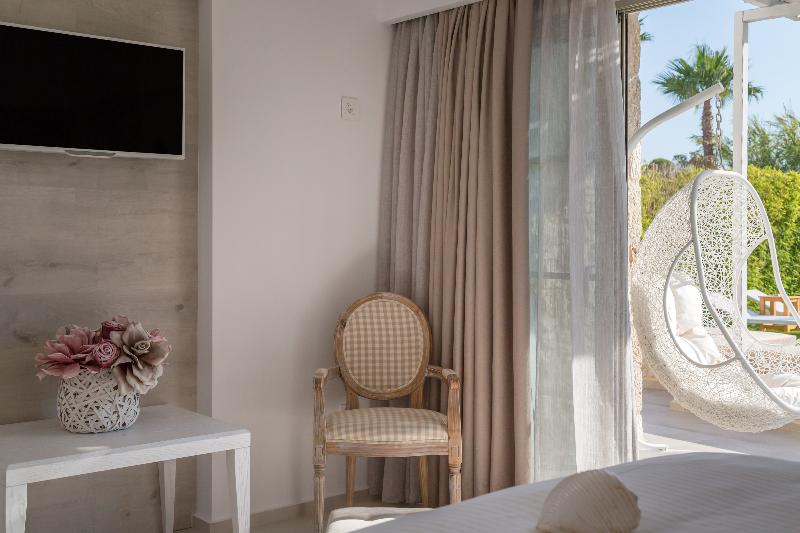 White Pearls Luxury Suites Adults Only - Oda