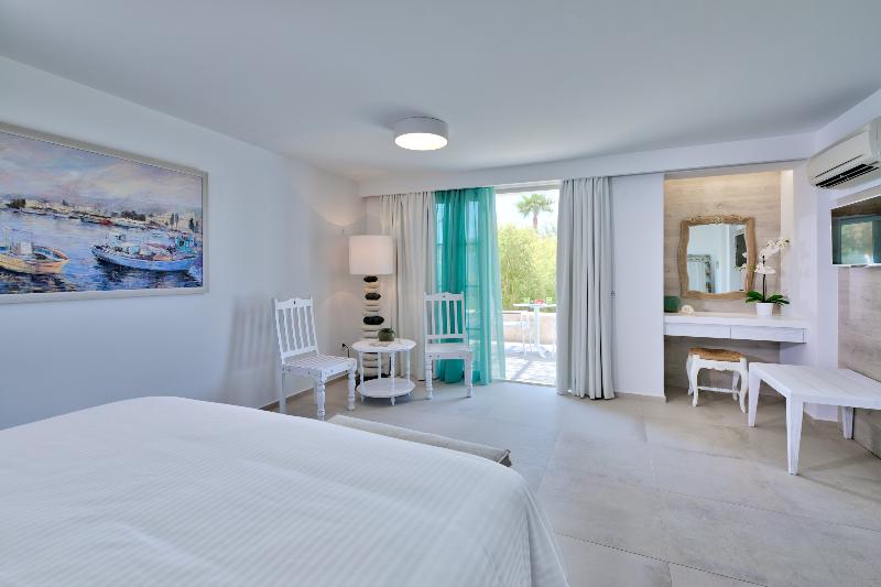 White Pearls Luxury Suites Adults Only - Oda