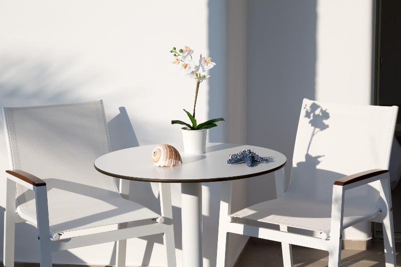 White Pearls Luxury Suites Adults Only - Oda