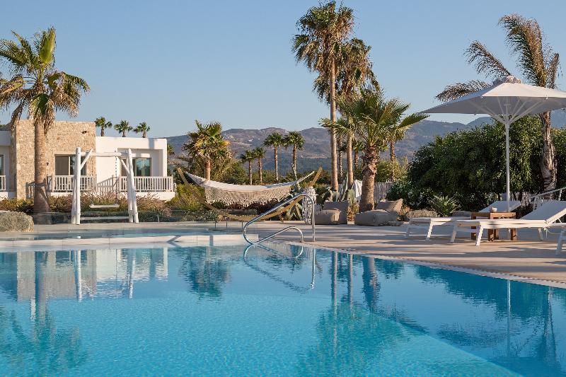 White Pearls Luxury Suites Adults Only - Havuz