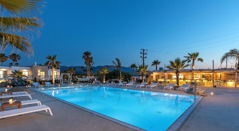 White Pearls Luxury Suites Adults Only - Havuz