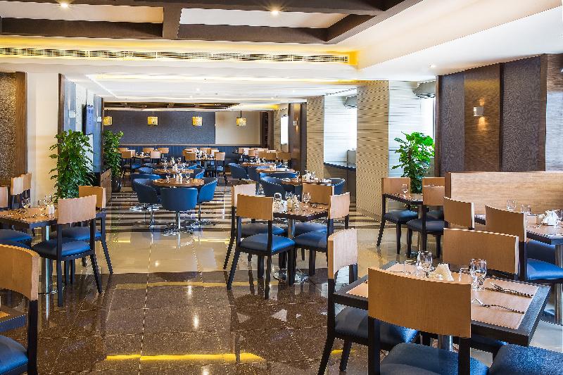 V Hotel Fujairah - Restoran