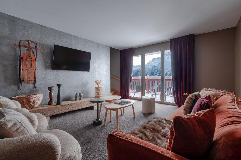 Ily La Rosiere - Oda