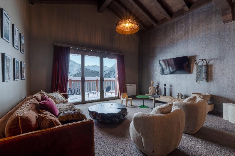 Ily La Rosiere - Oda