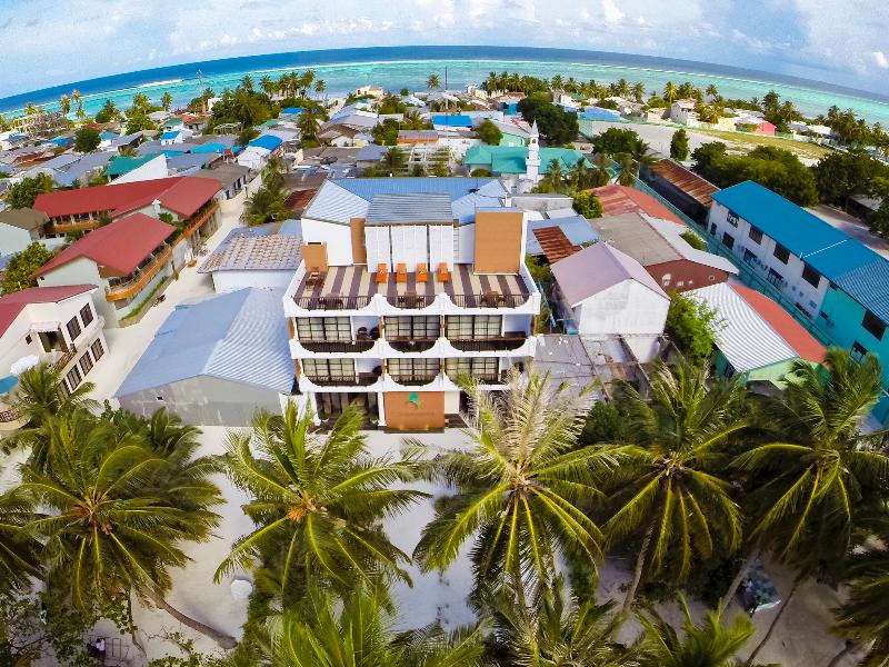 Crystal Sands Beach Hotel - Genel