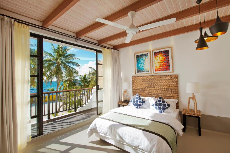 Crystal Sands Beach Hotel - Oda