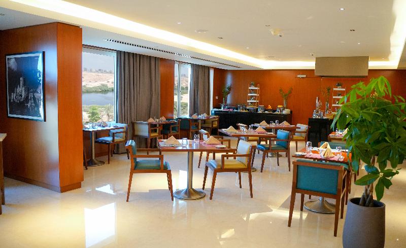 Crowne Plaza Muscat OCEC - Genel