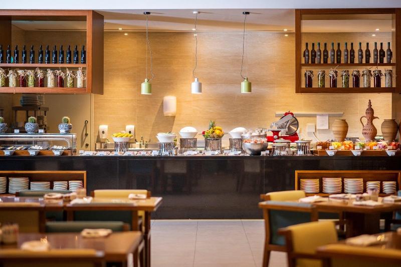 Crowne Plaza Muscat OCEC - Restoran