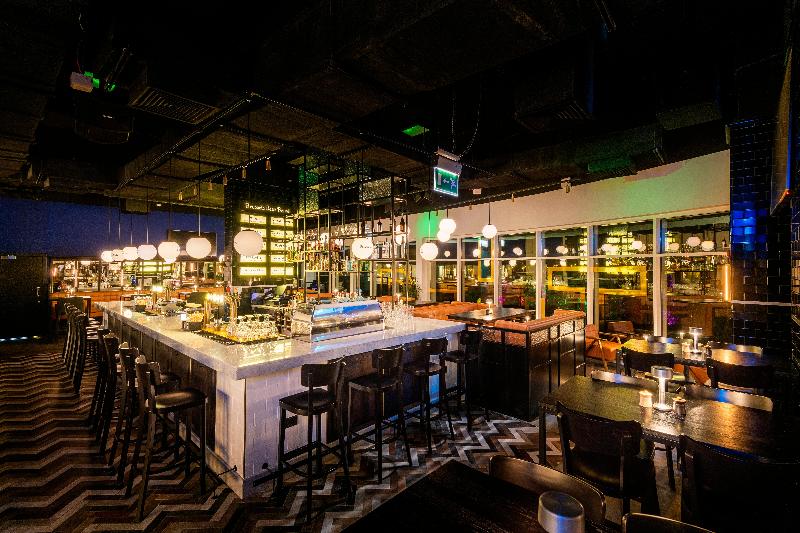 Crowne Plaza Muscat OCEC - Restoran