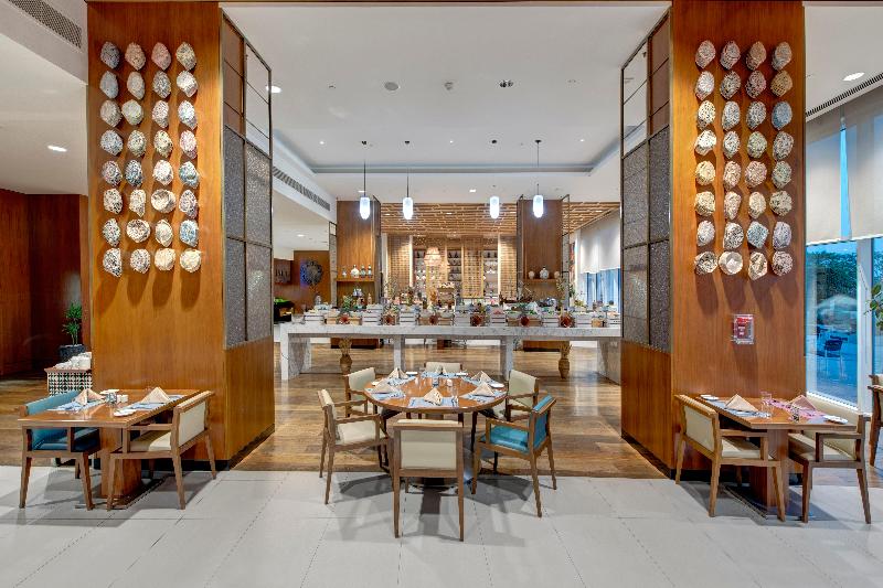 Crowne Plaza Muscat OCEC - Restoran