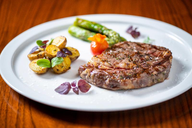 Crowne Plaza Muscat OCEC - Restoran