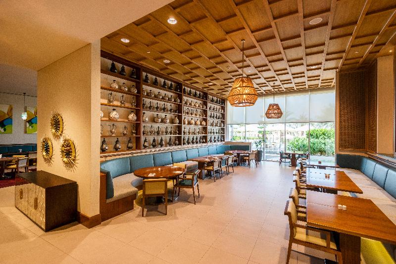 Crowne Plaza Muscat OCEC - Restoran