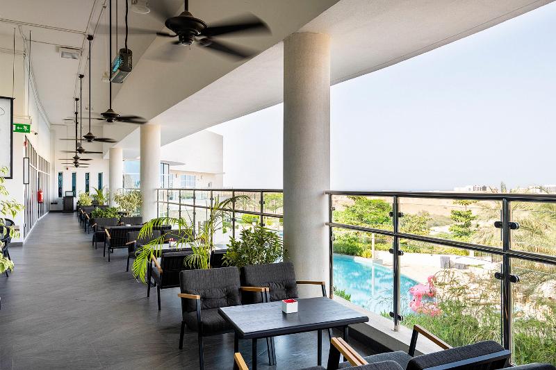 Crowne Plaza Muscat OCEC - Restoran