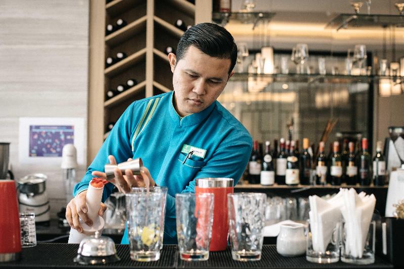 Holiday Inn & Suites Jakarta Gajah Mada - Bar