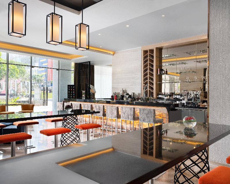 Holiday Inn & Suites Jakarta Gajah Mada - Bar