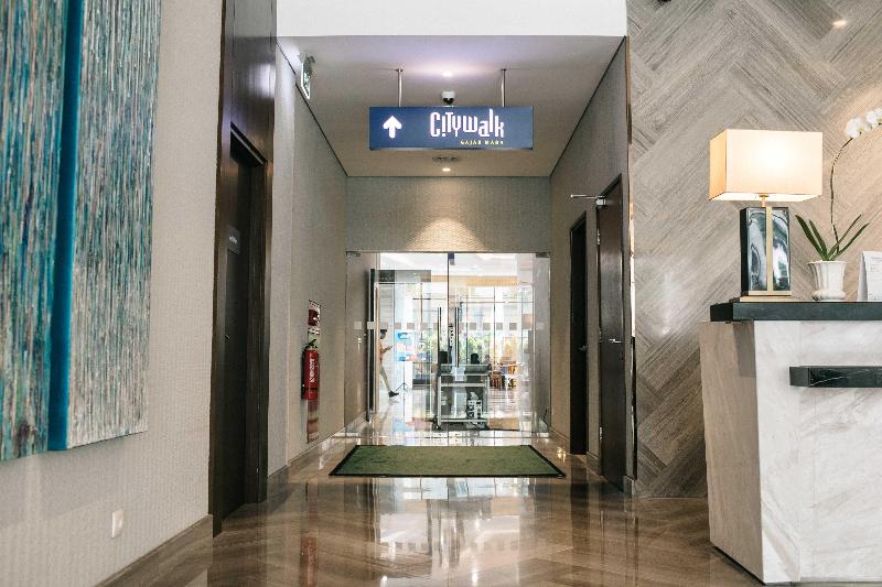 Holiday Inn & Suites Jakarta Gajah Mada - Genel