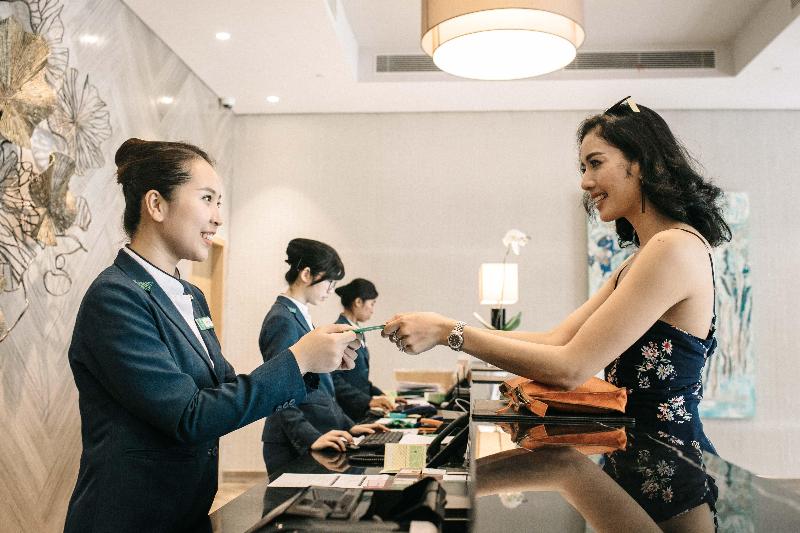 Holiday Inn & Suites Jakarta Gajah Mada - Genel