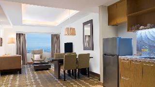 Holiday Inn & Suites Jakarta Gajah Mada fotoÄŸrafÄ±