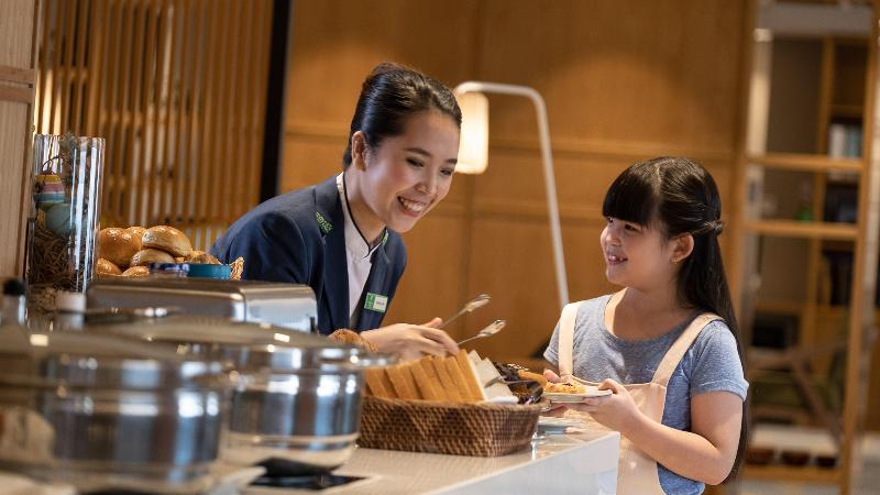 Holiday Inn & Suites Jakarta Gajah Mada - Restoran