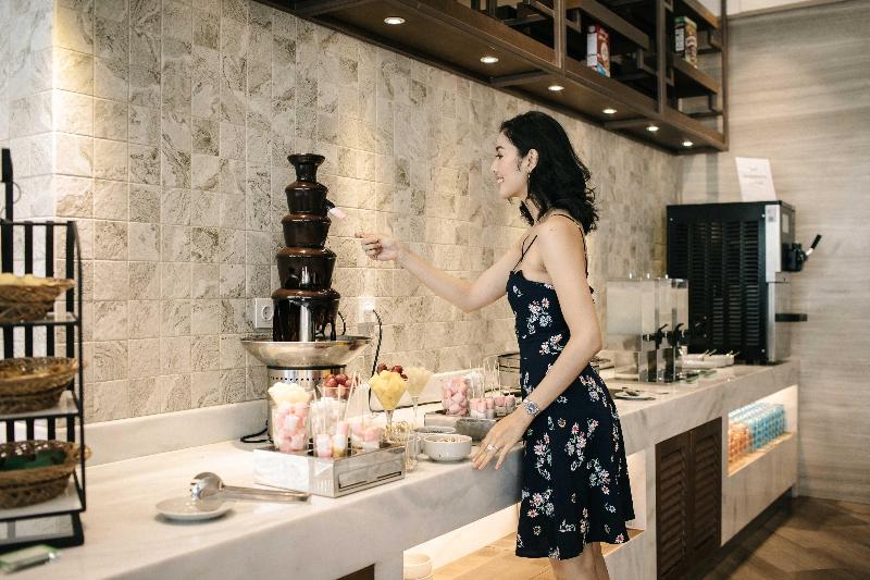 Holiday Inn & Suites Jakarta Gajah Mada - Restoran