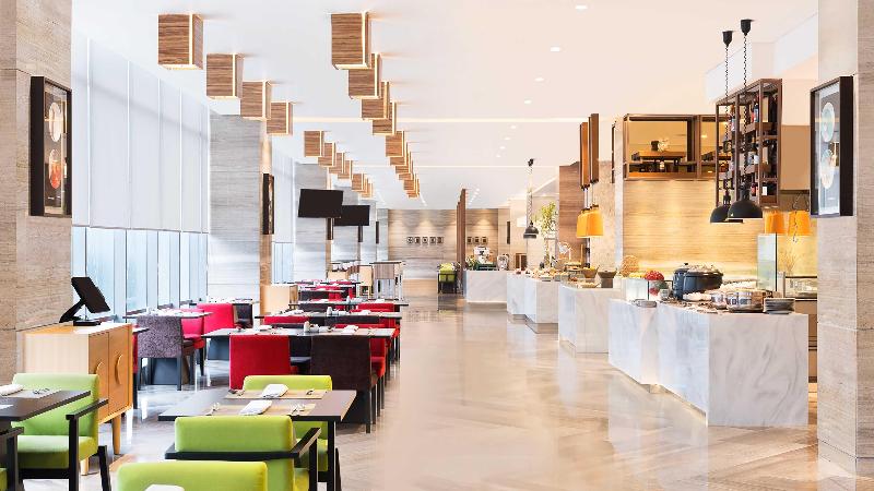 Holiday Inn & Suites Jakarta Gajah Mada - Restoran
