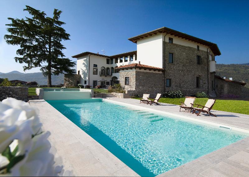 Podere Castel Merlo Resort - Havuz
