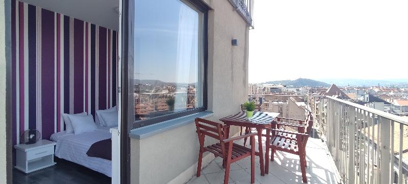 Corvin Center Suites - Genel