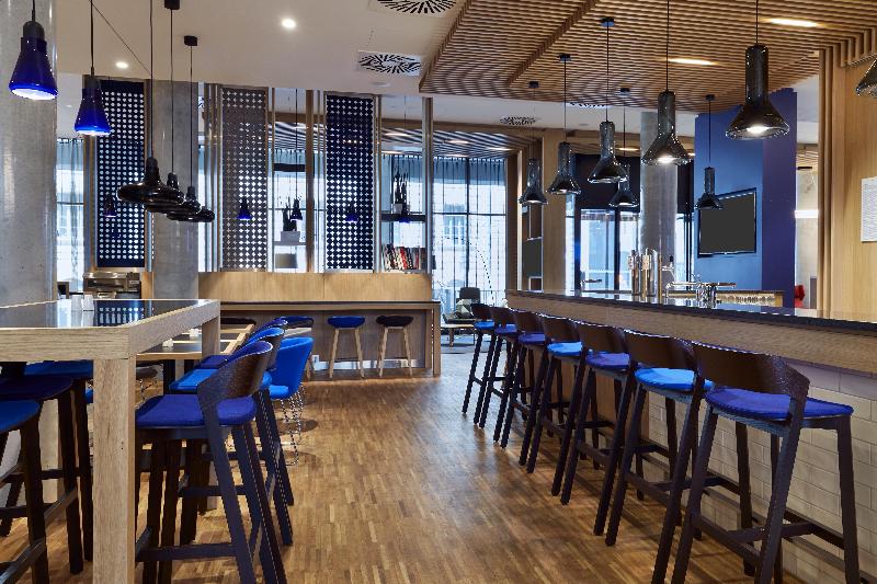 Holiday Inn Express Berlin-Alexanderplatz - Bar