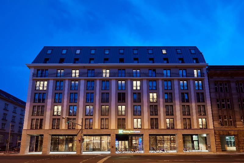 Holiday Inn Express Berlin-Alexanderplatz - Genel