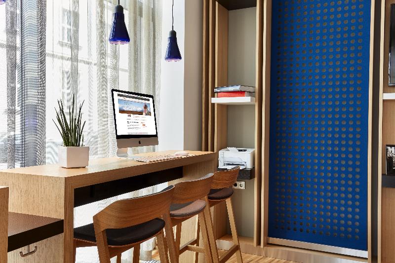 Holiday Inn Express Berlin-Alexanderplatz - Genel