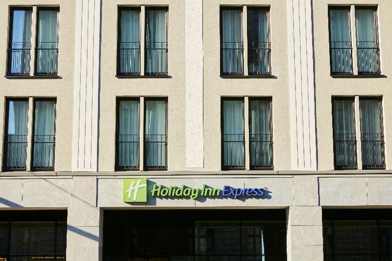 Holiday Inn Express Berlin-Alexanderplatz - Genel