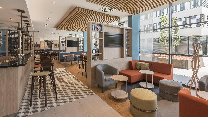 Premier Inn Freiburg City Süd - Lobi