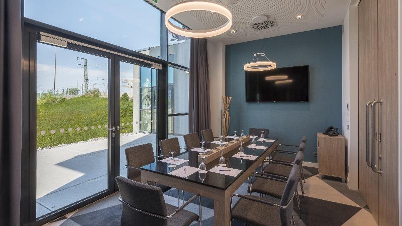 Premier Inn Freiburg City Süd - Toplantı