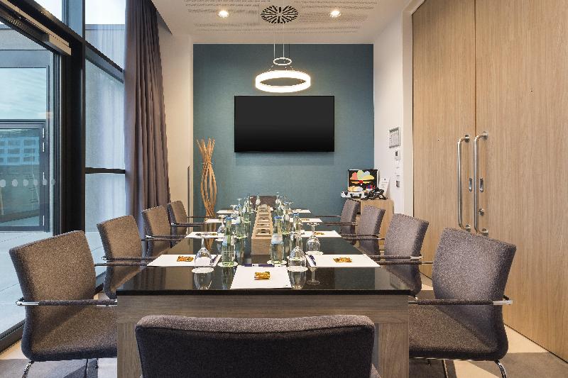 Premier Inn Freiburg City Süd - Toplantı