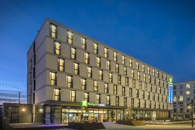 Premier Inn Freiburg City Süd - Genel