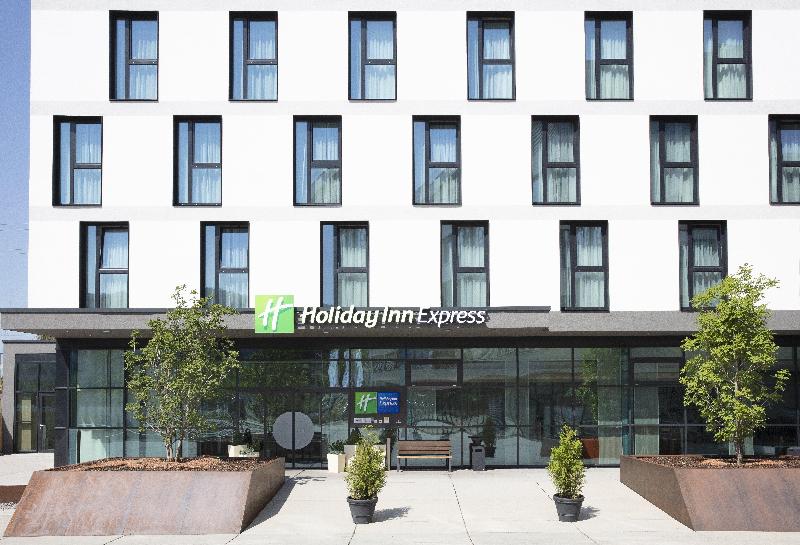 Premier Inn Freiburg City Süd - Genel