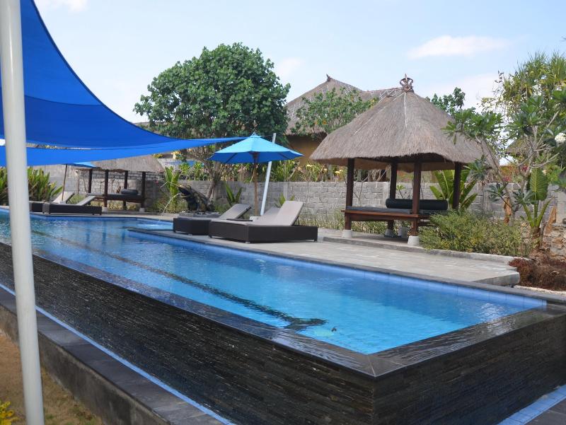 Sunset Villa & Cafe Lembongan - Havuz