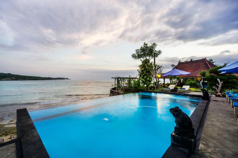Laguna Reef Huts Lembongan - Havuz