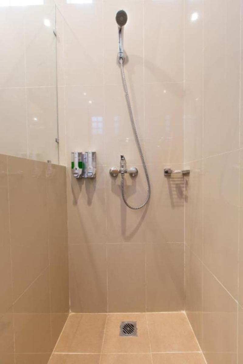 Kubu Petitenget Suite Seminyak by ZUZU - Oda