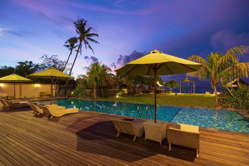 d'Nusa Beach Club and Resort - Havuz