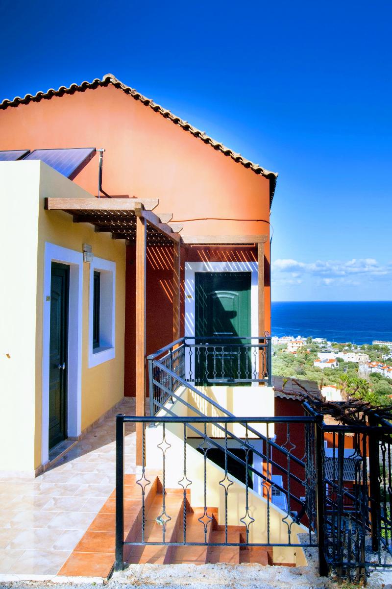 Ippoliti Village - Genel